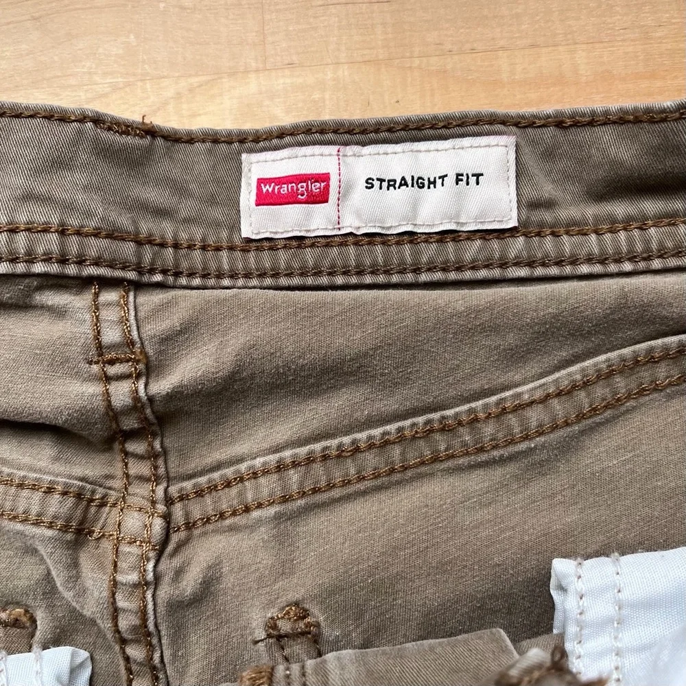 Wrangler Boys Straight Fit Flex Khaki Pants Size 14 / XL Measures 27x28